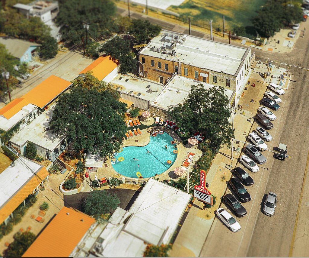 Mini Austin Motel